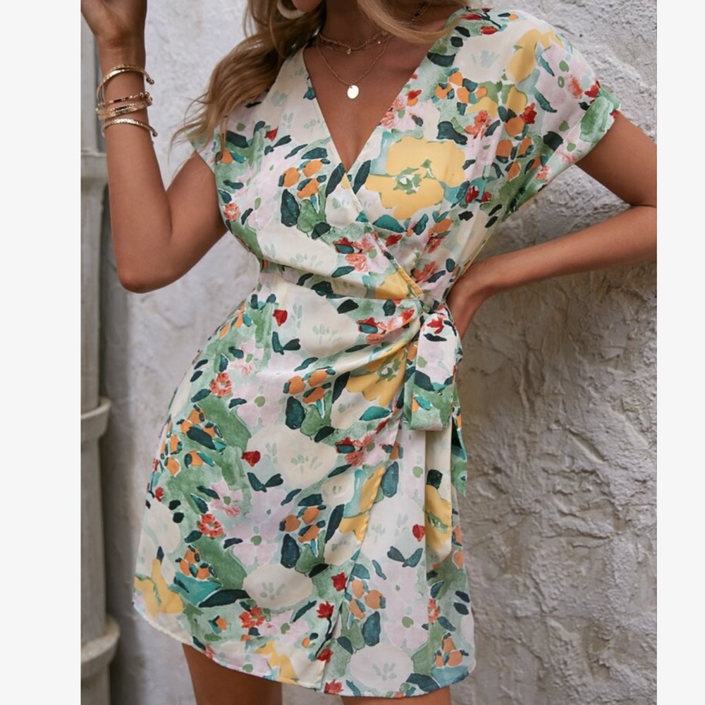 SHEIN Floral Wrap Dress - Picture 3 of 9